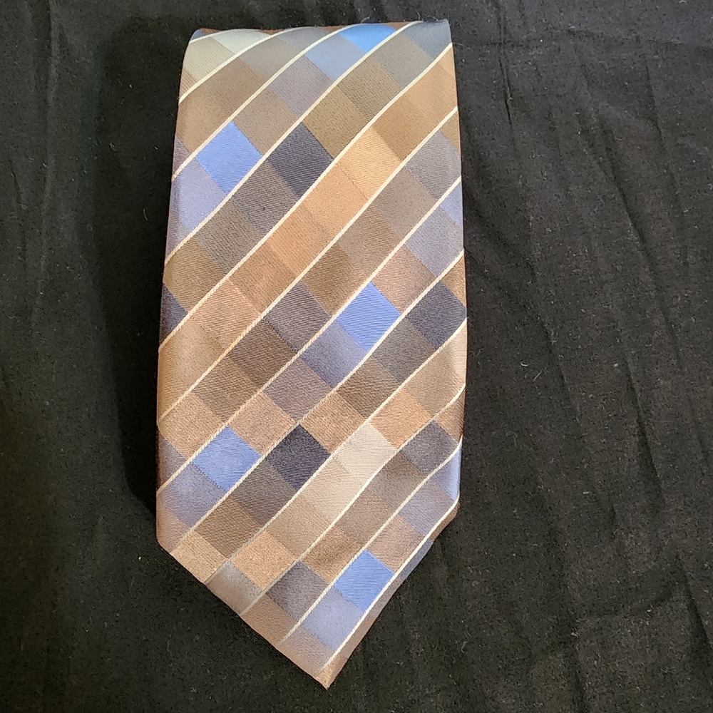 Vintage Kenneth Cole Tie, 100% silk.  Blue and tan, 58x3.5 in